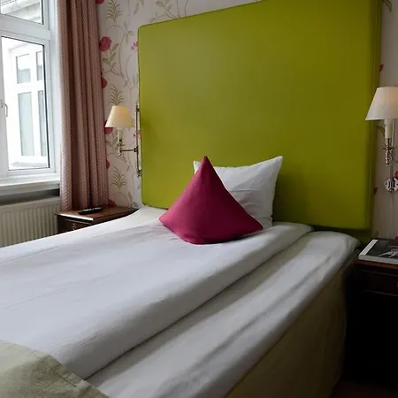 Mayfair Hotel 4*