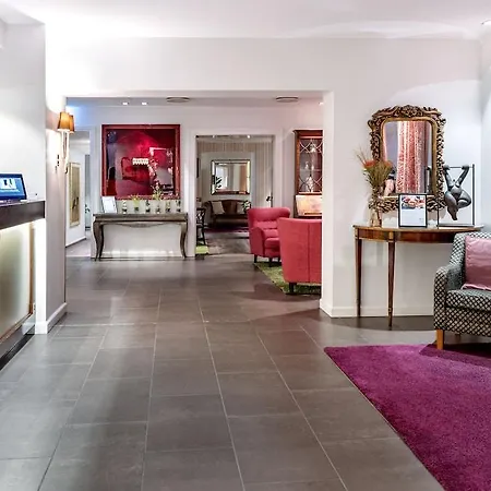 Mayfair 4*